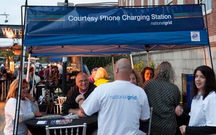 Canal Street Charging Station (Photo by Sean Chatham)