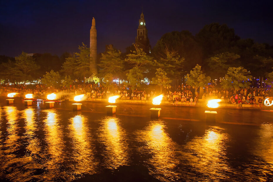 Crowds Gather Along Memorial Park to Enjoy the First WaterFire Lighting of 2018 (Photograph by Erin Cuddigan)